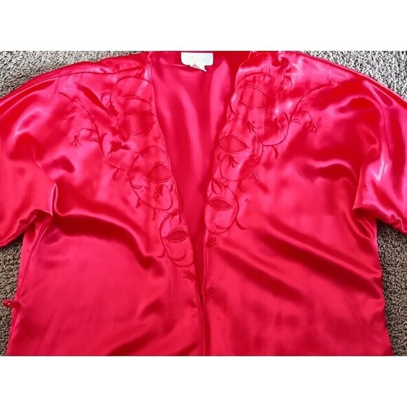 Inner Most Robe Size Medium Woman's Red Embroidered Satin Silky Vintage - Picture 6 of 8